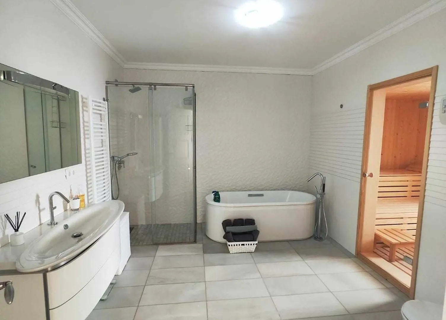 Gran Piscina Hidromasaje Playa Privada Y Sauna Tossa de Mar Spain